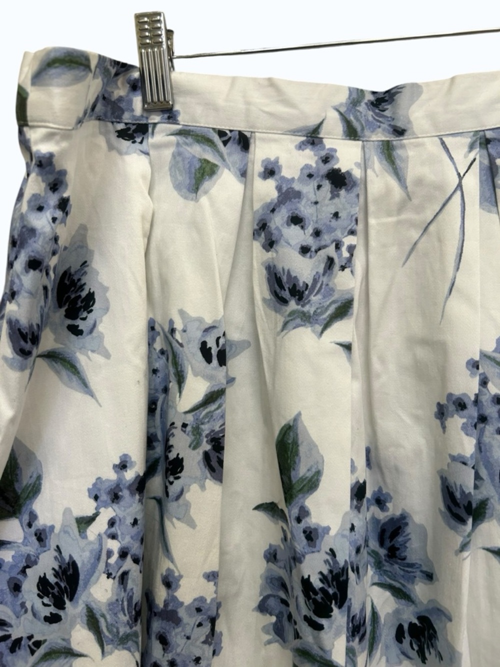 Le Chateau Floral A-Line Pleated Skirt - Blue & White - Size 16 - Picture 3 of 5